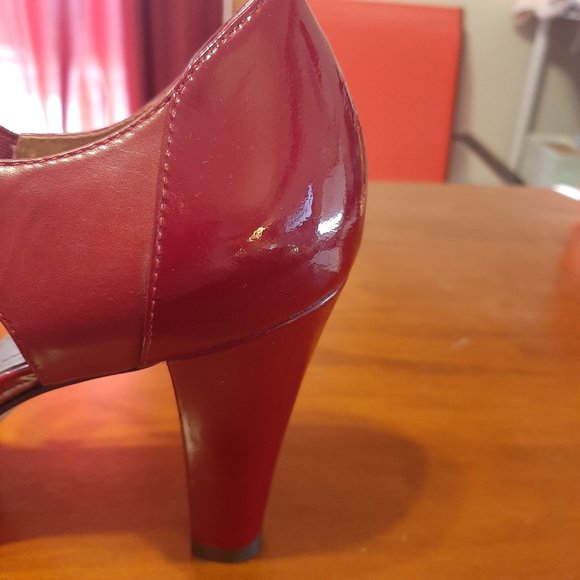 Brand New Circa Red Patent Leather Heels by Joan & David - Size 10M - Picture 9 of 13